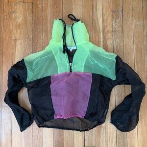 Mesh pull over